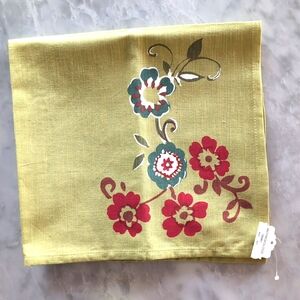 Set of 4 Anthropologie 20x20 green with red and blue flower print napkins